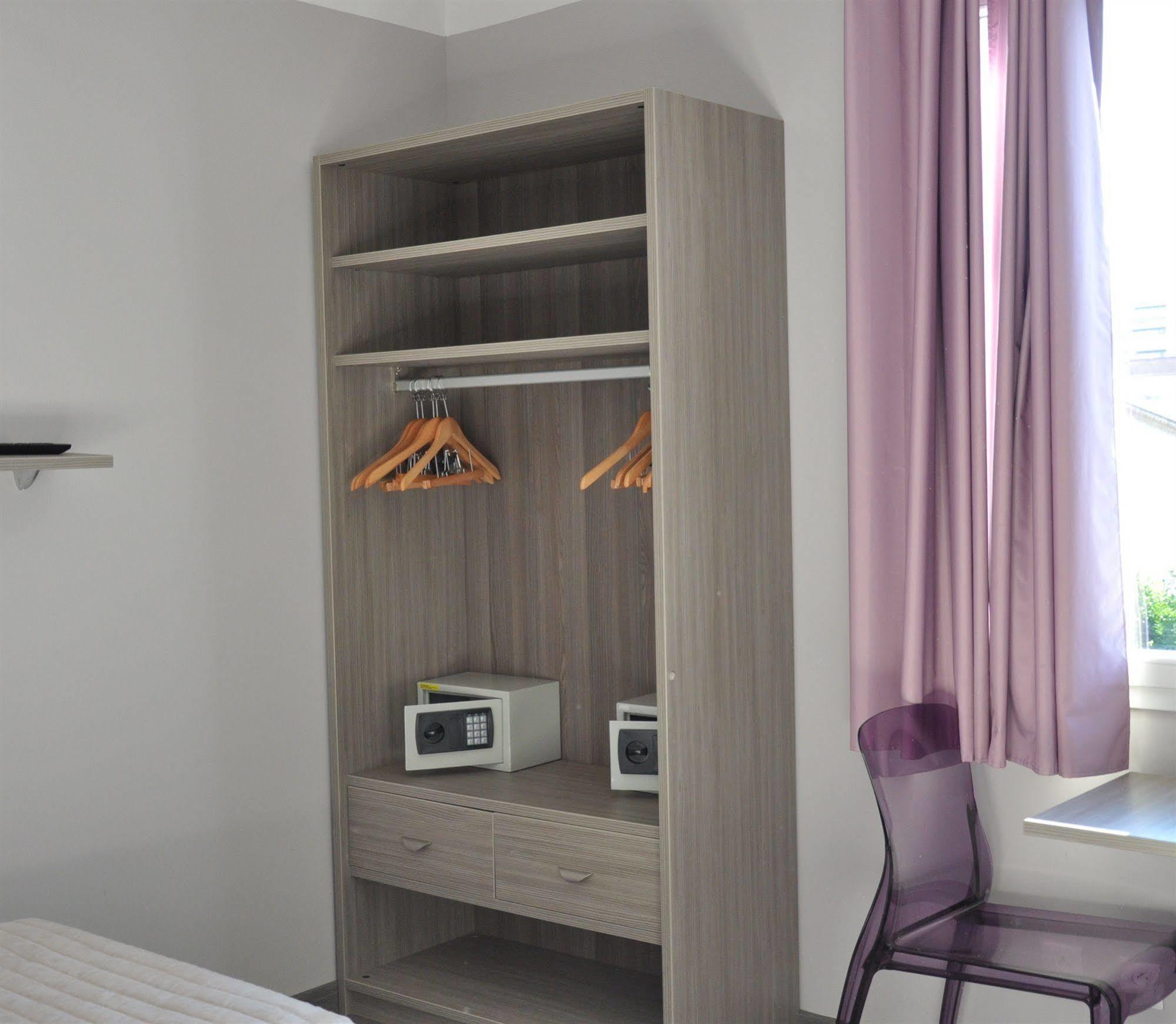 Residence Aragon Juan-les-Pins Eksteriør billede